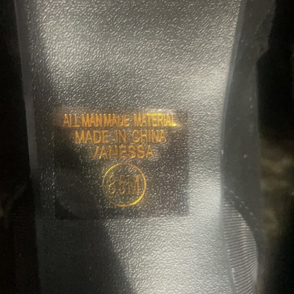 Black open toe shoe - size 8.5 - Picture 3 of 4